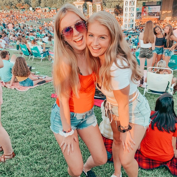 ⭐️⭐️NICOLE’S CLOSET⭐️⭐️ - Picture 2 of 7